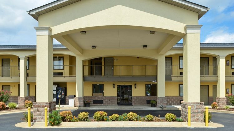 Americas Best Value Inn and Suites Exterior