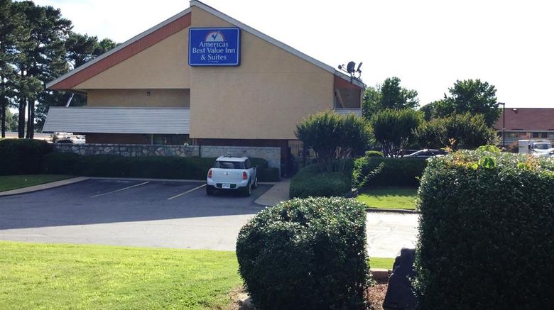 <b>Americas Best Value Inn & Suites Exterior</b>. Images powered by <a href="https://iceportal.shijigroup.com/" title="IcePortal" target="_blank">IcePortal</a>.