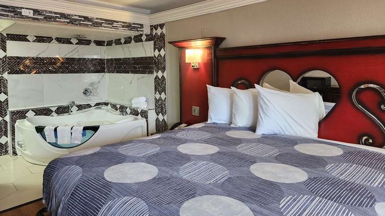 <b>Americas Best Value Inn & Suites Suite</b>. Images powered by <a href="https://iceportal.shijigroup.com/" title="IcePortal" target="_blank">IcePortal</a>.