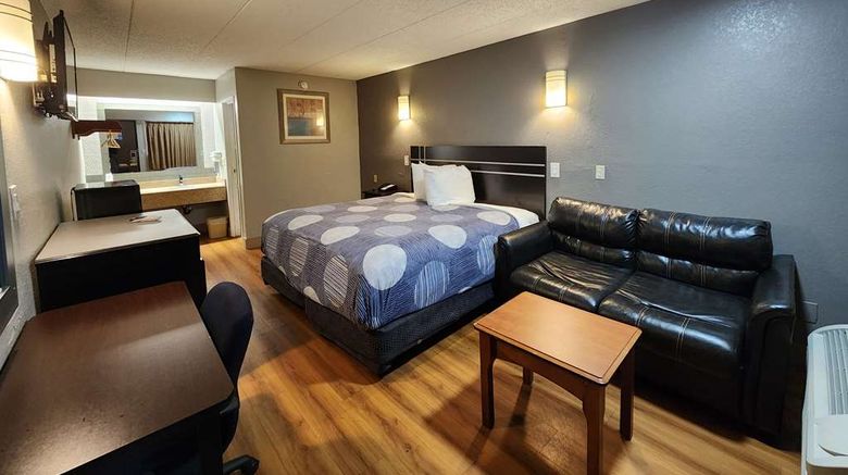<b>Americas Best Value Inn & Suites Room</b>. Images powered by <a href="https://iceportal.shijigroup.com/" title="IcePortal" target="_blank">IcePortal</a>.