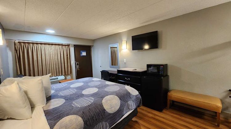 Americas Best Value Inn & Suites Room