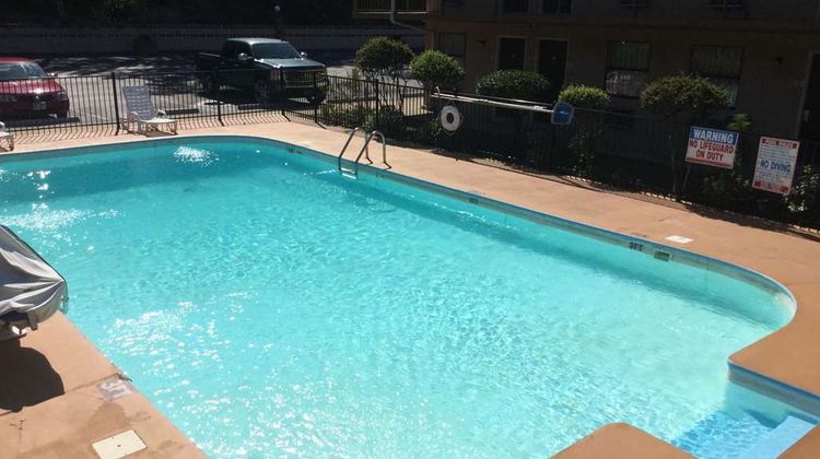Americas Best Value Inn Pool