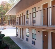 Americas Best Value Inn Exterior