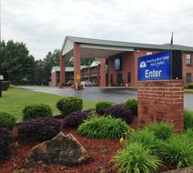 Americas Best Value Inn & Suites Exterior