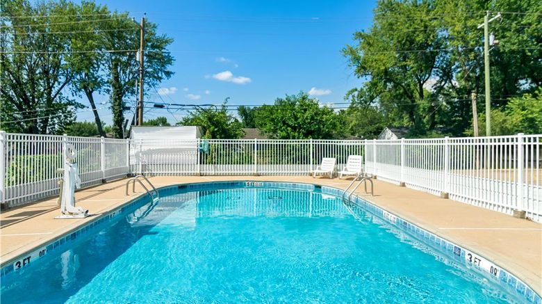 <b>Americas Best Value Inn & Suites Pool</b>. Images powered by <a href="https://iceportal.shijigroup.com/" title="IcePortal" target="_blank">IcePortal</a>.