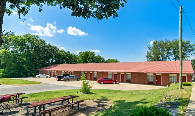 Americas Best Value Inn & Suites Exterior