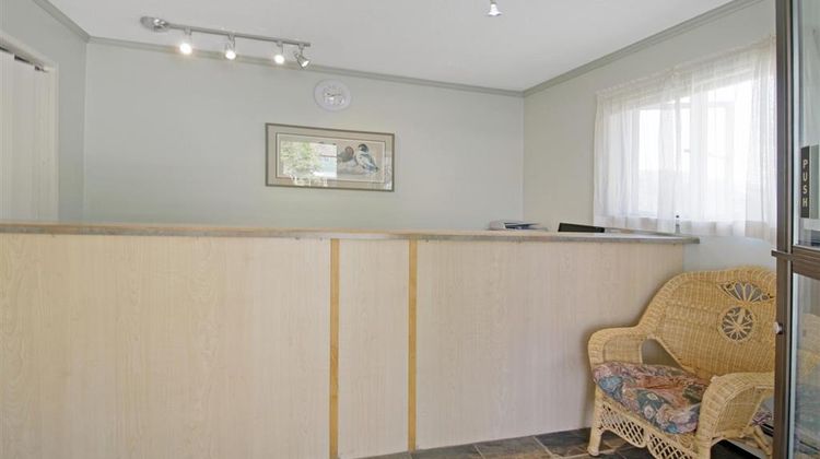 Canadas Best Value Inn Lobby
