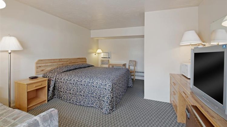 Canadas Best Value Inn Suite