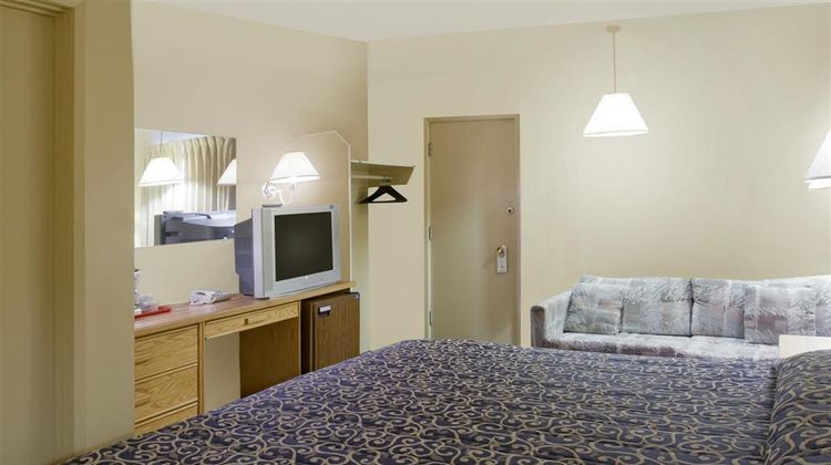 Canadas Best Value Inn Suite
