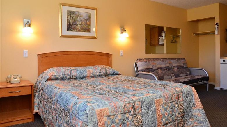 <b>Canadas Best Value Inn Kelowna Room</b>. Images powered by <a href="https://iceportal.shijigroup.com/" title="IcePortal" target="_blank">IcePortal</a>.