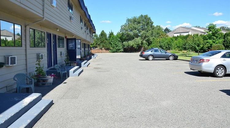 Canadas Best Value Inn Kelowna Exterior