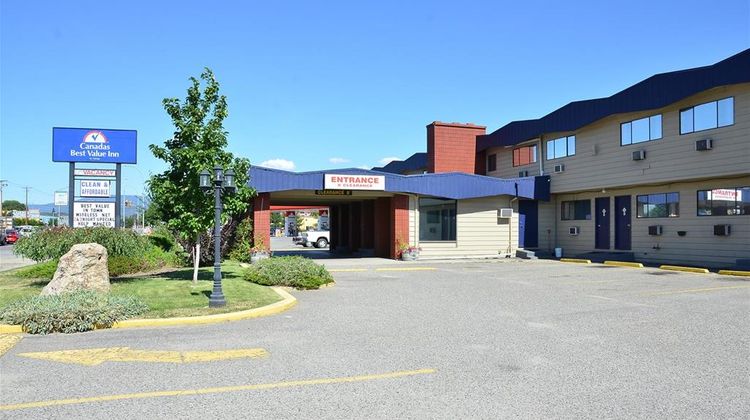 Canadas Best Value Inn Kelowna Exterior