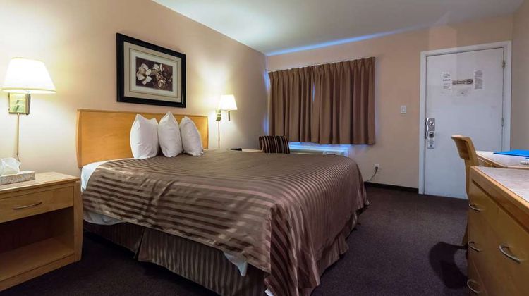 Canadas Best Value Inn Room