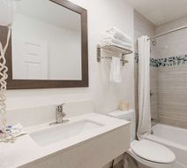 Americas Best Value Inn & Suites Anaheim Room