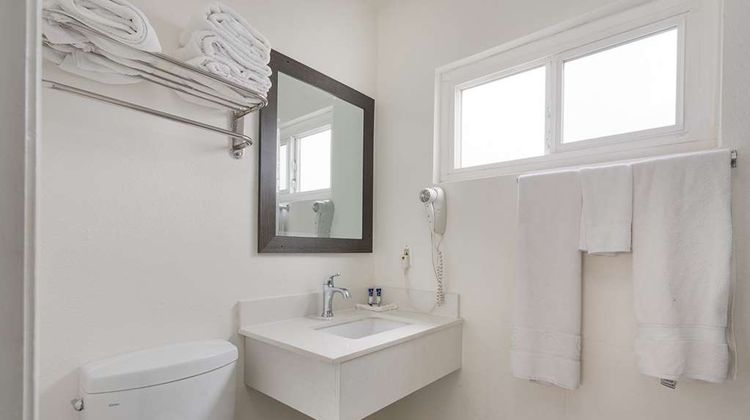 Americas Best Value Inn & Suites Anaheim Room