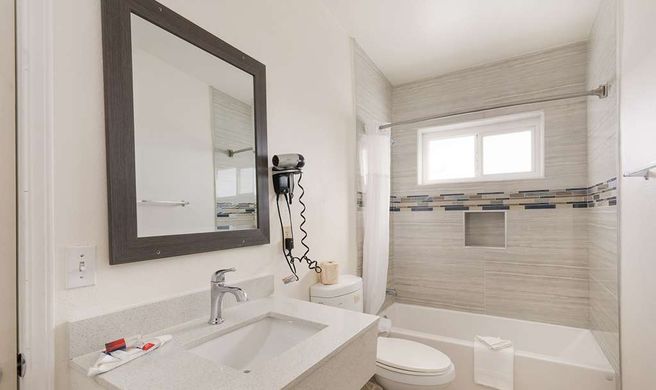 Americas Best Value Inn & Suites Anaheim Room