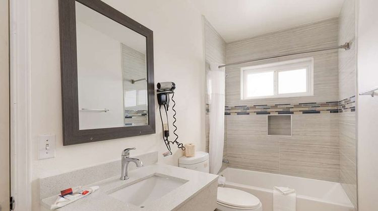 Americas Best Value Inn & Suites Anaheim Room