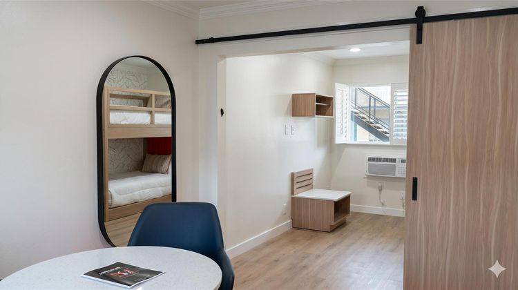 Americas Best Value Inn & Suites Anaheim Suite