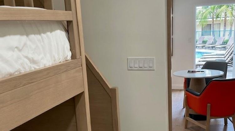 Americas Best Value Inn & Suites Anaheim Suite