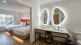 Americas Best Value Inn & Suites Anaheim Suite