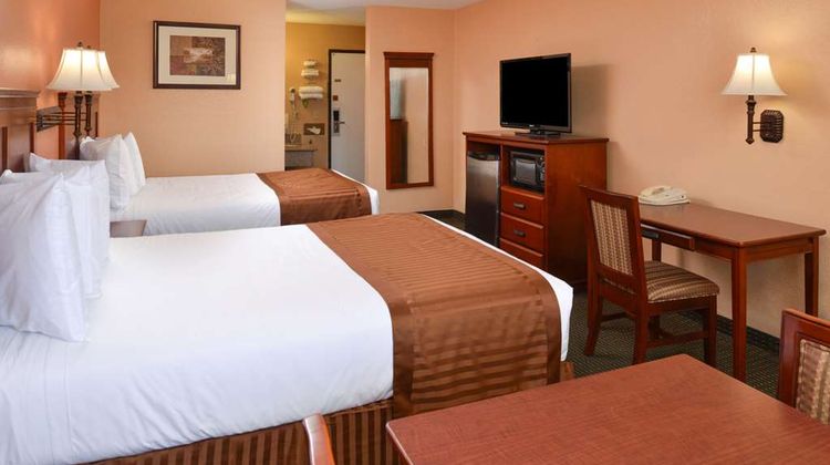 Americas Best Value Inn & Suites Room