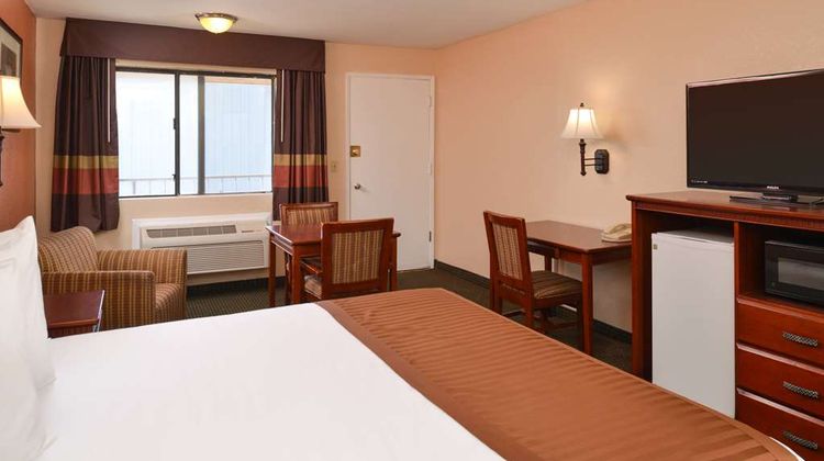 Americas Best Value Inn & Suites Suite