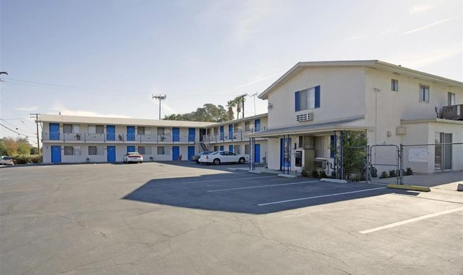 Americas Best Value Inn Exterior