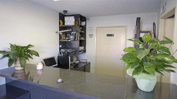 Americas Best Value Inn Lobby