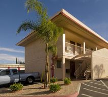 Americas Best Value Inn Exterior