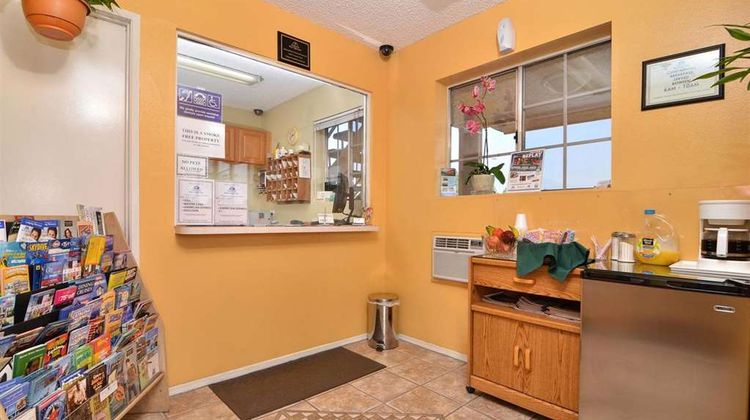 Americas Best Value Inn Lobby