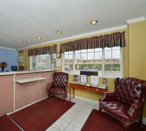 Americas Best Value Inn Chico Lobby