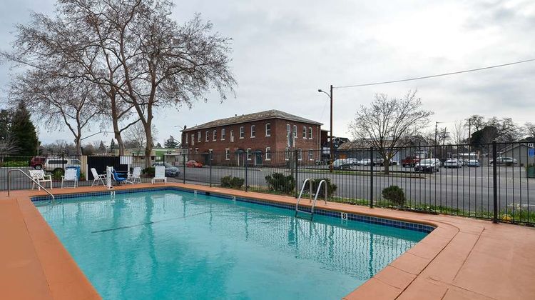 Americas Best Value Inn Chico Pool