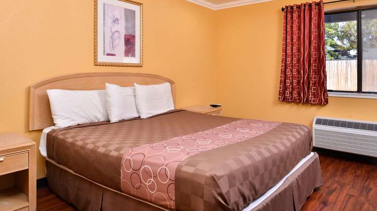 Americas Best Value Inn & Sts Clearlake Suite