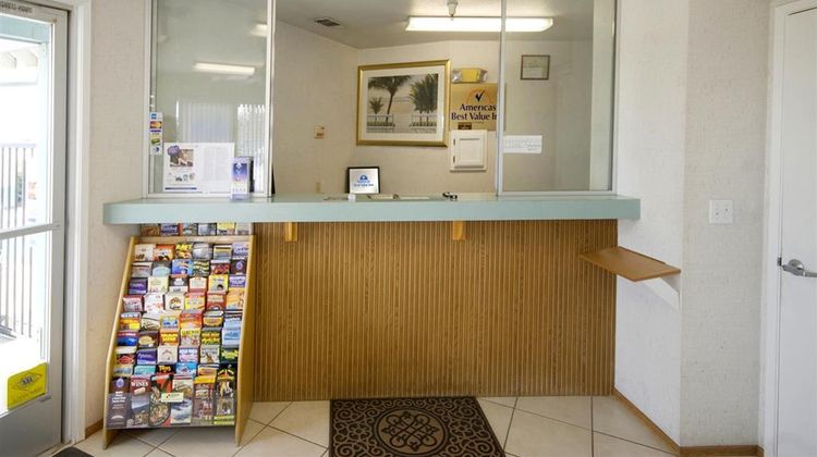 OYO Hotel Dunnigan I-5 West Lobby
