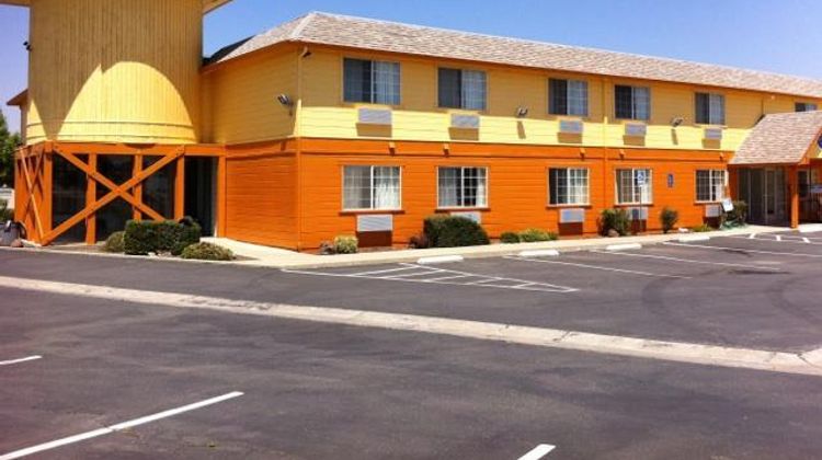 OYO Hotel Dunnigan I-5 West Exterior