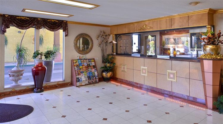 Americas Best Value Inn & Suites Fontana Lobby