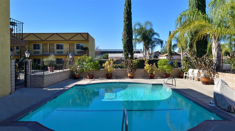 Americas Best Value Inn & Suites Fontana Pool