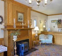 Americas Best Value Inn Royal Carriage Lobby