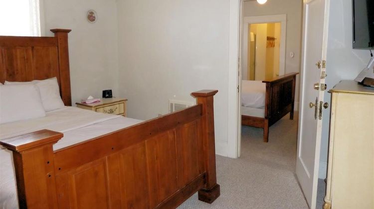 Americas Best Value Inn Royal Carriage Room