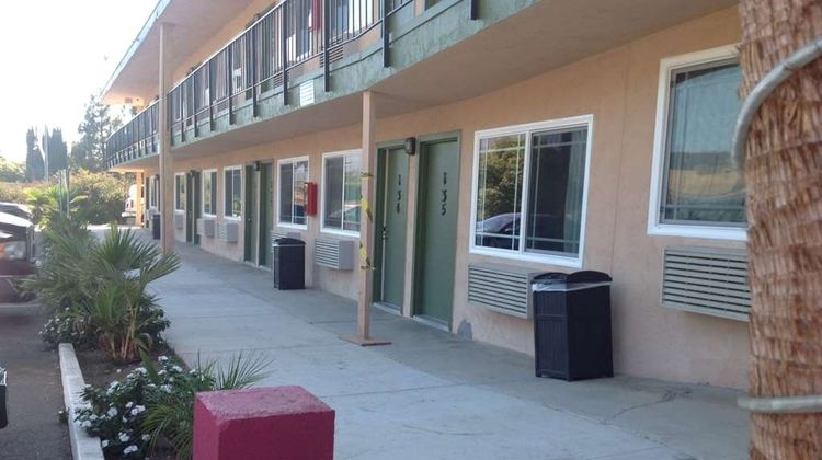 Americas Best Value Inn Exterior