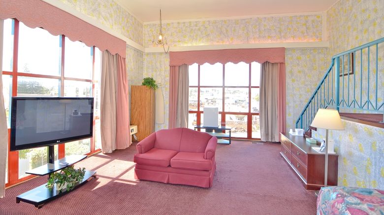 <b>Americas Best Value Inn-Novato/Marin Suite</b>. Images powered by <a href="https://iceportal.shijigroup.com/" title="IcePortal" target="_blank">IcePortal</a>.