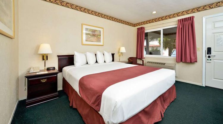 Americas Best Value Inn Sky Ranch Room
