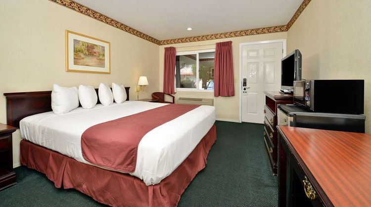 Americas Best Value Inn Sky Ranch Room