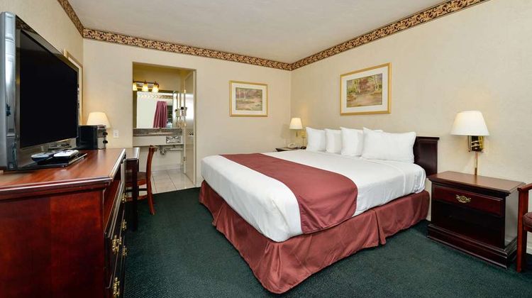 Americas Best Value Inn Sky Ranch Room