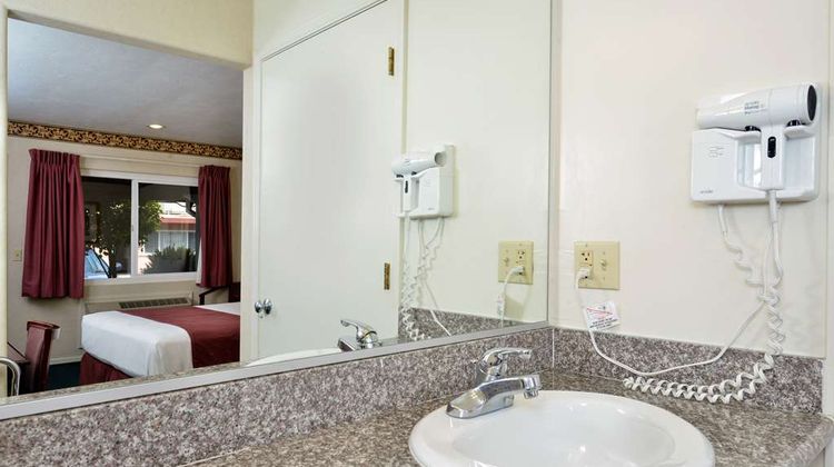 Americas Best Value Inn Sky Ranch Room