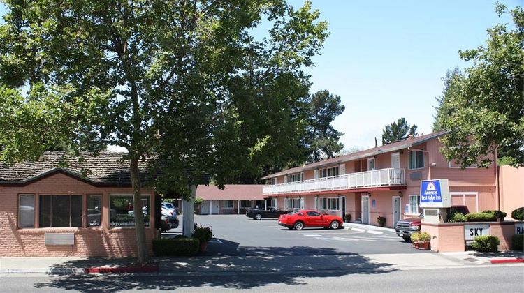 Americas Best Value Inn Sky Ranch Exterior