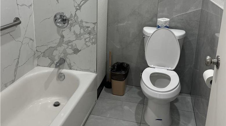 <b>Americas Best Value Inn Room</b>. Images powered by <a href="https://iceportal.shijigroup.com/" title="IcePortal" target="_blank">IcePortal</a>.