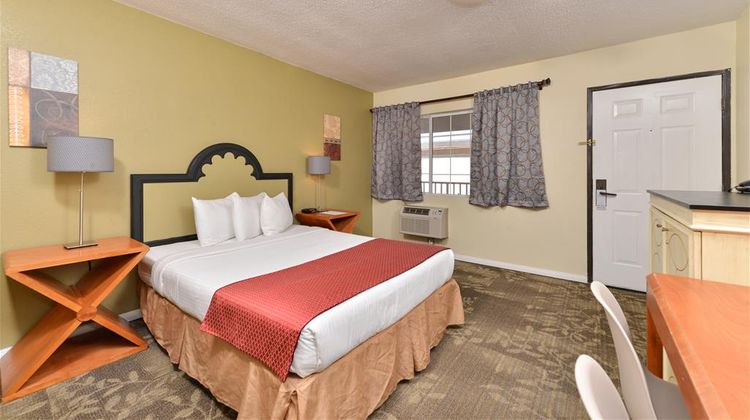 Americas Best Value Inn Room