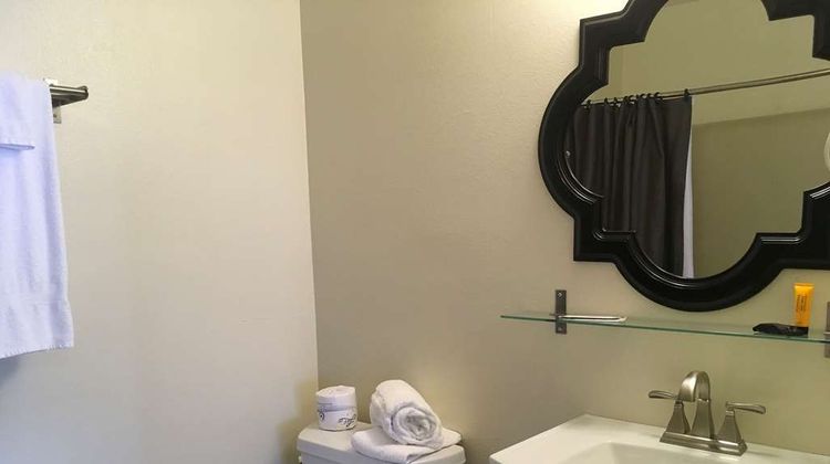Americas Best Value Inn Room