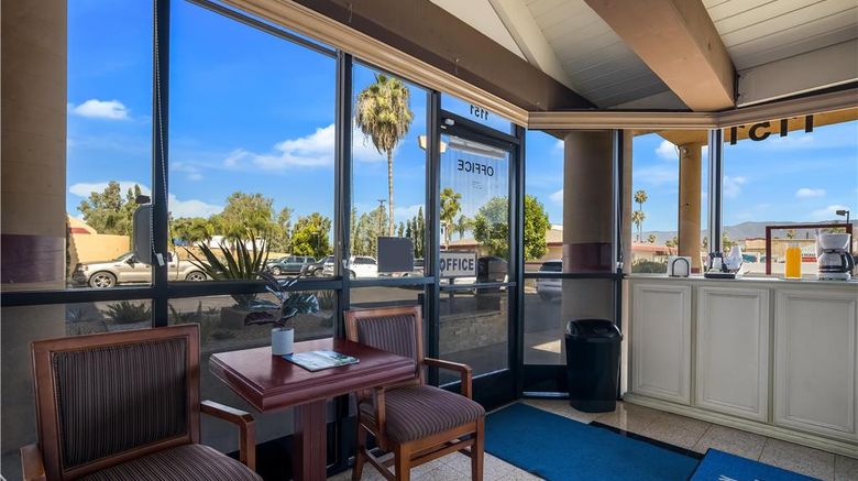 <b>Americas Best Value Inn of Redlands Lobby</b>. Images powered by <a href="https://iceportal.shijigroup.com/" title="IcePortal" target="_blank">IcePortal</a>.